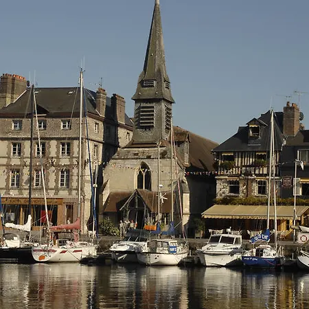 Au 14 Parking Prive