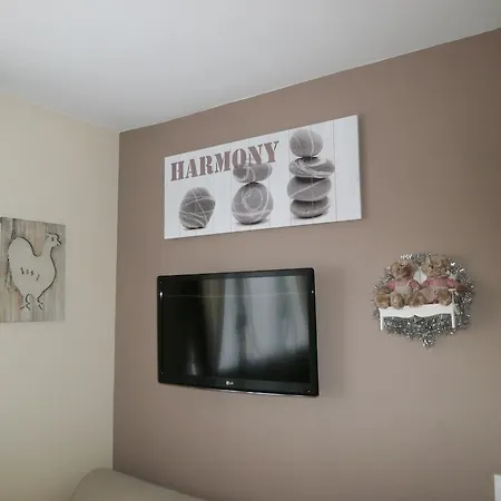 Au 14 Parking Prive Apartamento *