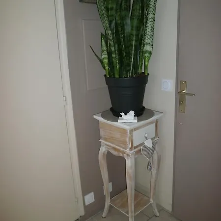 Au 14 Parking Prive * Ονφλέρ