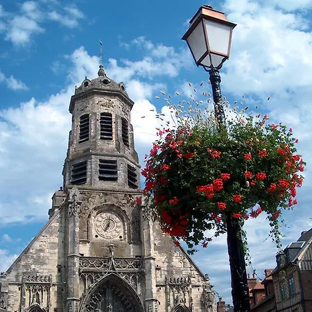 Au 14 Parking Prive Honfleur